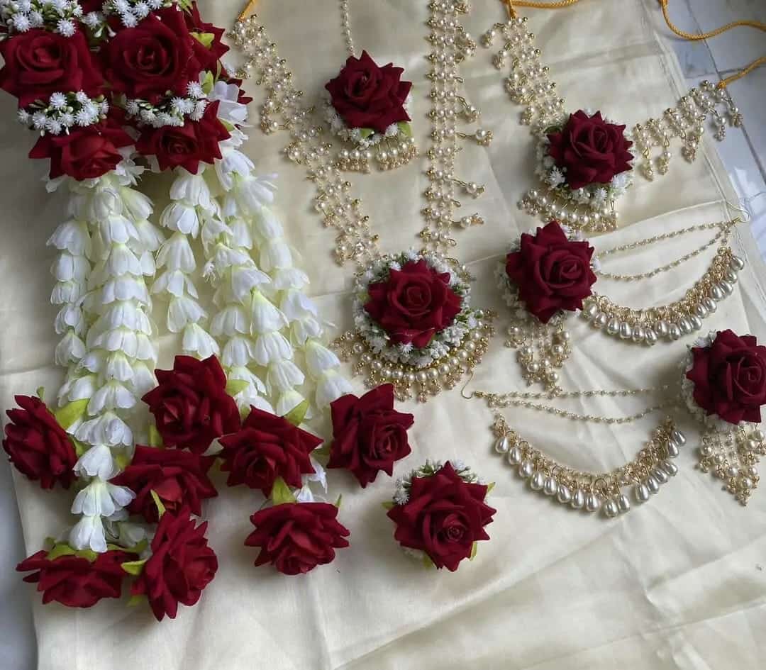 হলুদের গহনা